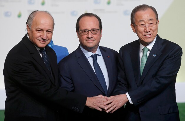 Minister van Buitenlandse Zaken Laurent Fabius, de Franse president François Hollande en secretaris-generaal van de Verenigde Naties Ban Ki-moon.