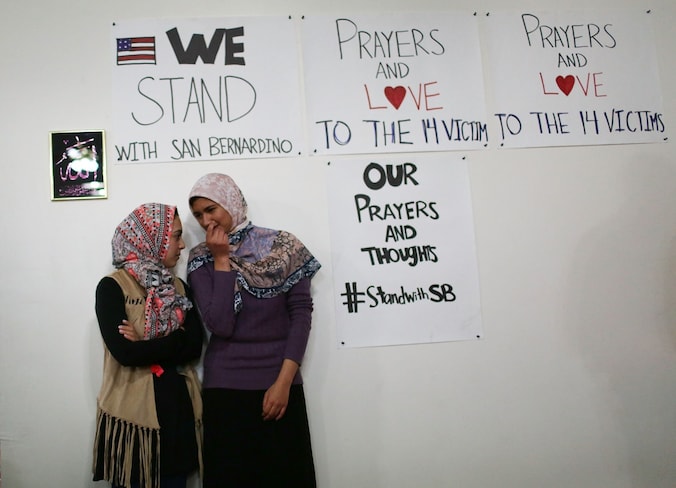 Een herdenkingsplechtigheid voor de slachtoffers van de schietpartij in San Bernardino.