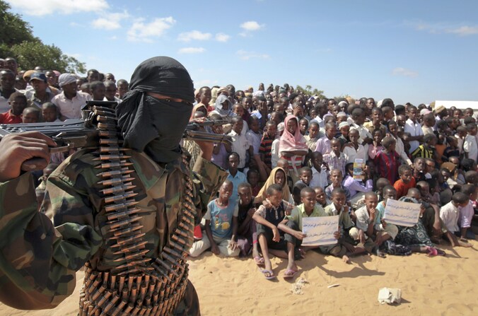 In 2012 zwoer al-Shabaab trouw aan al-Qaida, maar onlangs liepen verscheidene commandanten over naar IS.