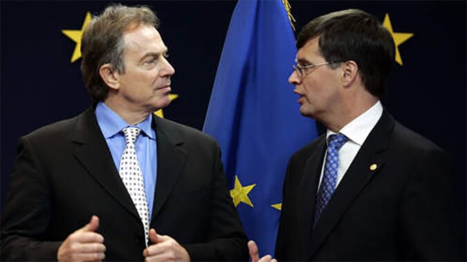 Voormalig Brits premier Tony Blair en voormalig Nederlands premier Jan Peter Balkenende