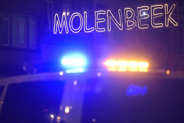 Beelden van de politieactie in Molenbeek vandaag.