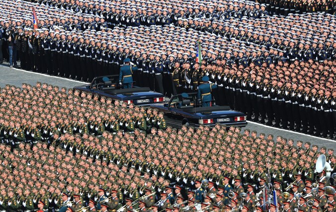 Archiefbeeld: Russische militairen verzamelen op het Rode Plein in Moskou voor een parade ter ere van 'Victory Day'.