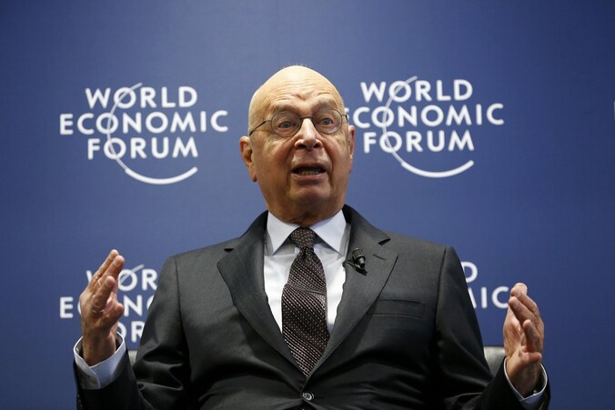 Voorzitter en oprichter van het World Economic Forum Klaus Schwab op een persconferentie in Genève.