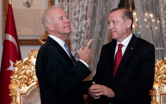 De Amerikaanse vice-president Joe Biden met de Turkse president Edogan.