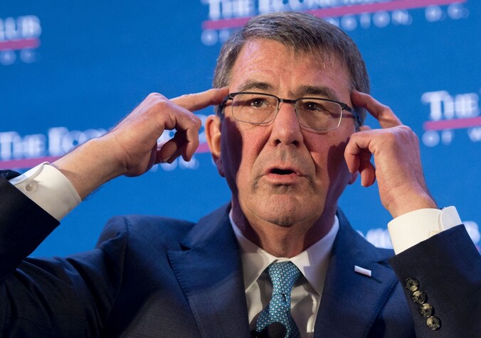 Defensieminister Ashton Carter tijdens zijn toespraak vandaag.