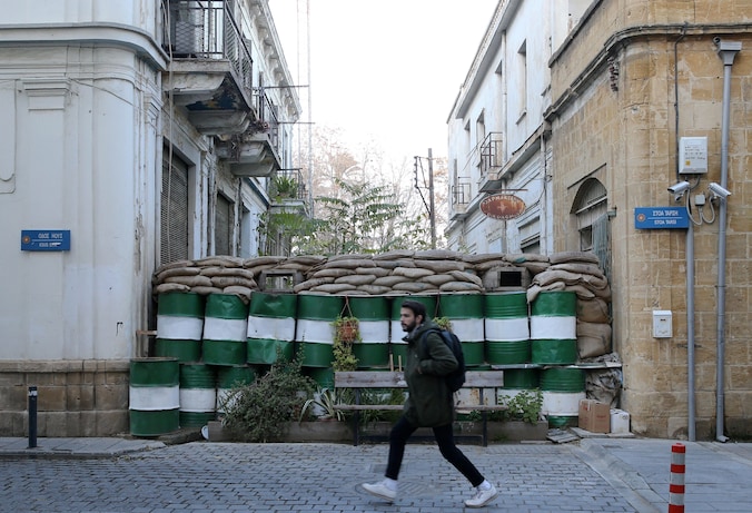 De zogenaamd 'Groene Lijn' tussen het Griekse zuiden en het Turkse noorden van het eiland in de hoofdstad Nicosia.