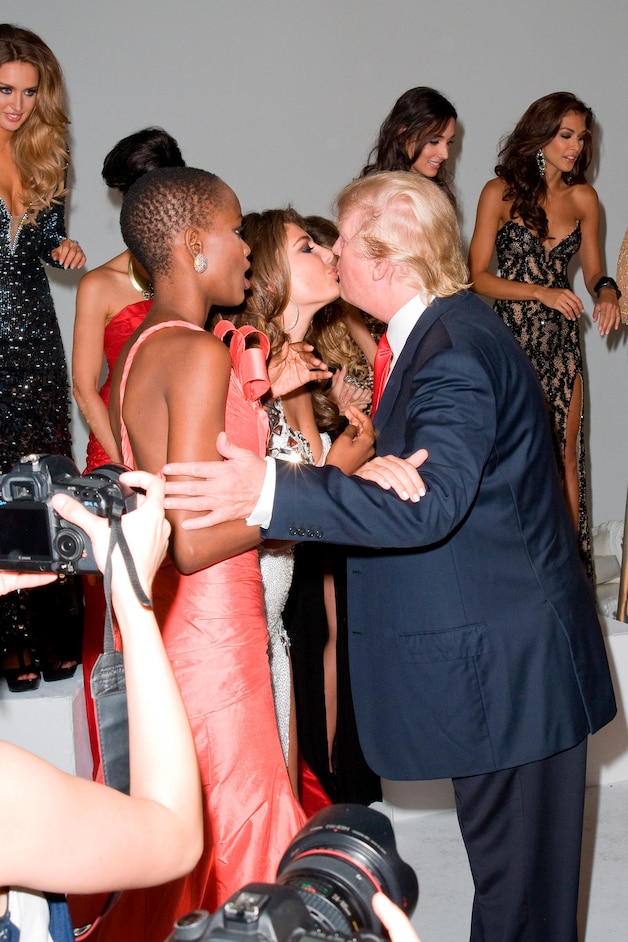 Trump in actie tijdens de verkiezing van Miss Universe in 2013.
