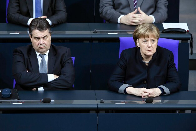 De Duitse minister voor economische zaken en vice-bondskanselier Sigmar Gabriel met de Duitse bondskanselier Angela Merkel.