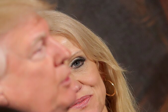 Donald Trump en Kellyanne Conway.