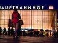 Het station in Keulen waar meer dan 100 vrouwen tijdens de nieuwjaarsnacht werden aangerand en bestolen en enkele zelfs verkracht.