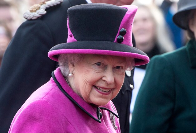 Queen Elizabeth (90) bezocht vier dagen geleden een tentoonstelling in de Engelse stad Norwich. Het was haar eerste publieke optreden sinds lang.
