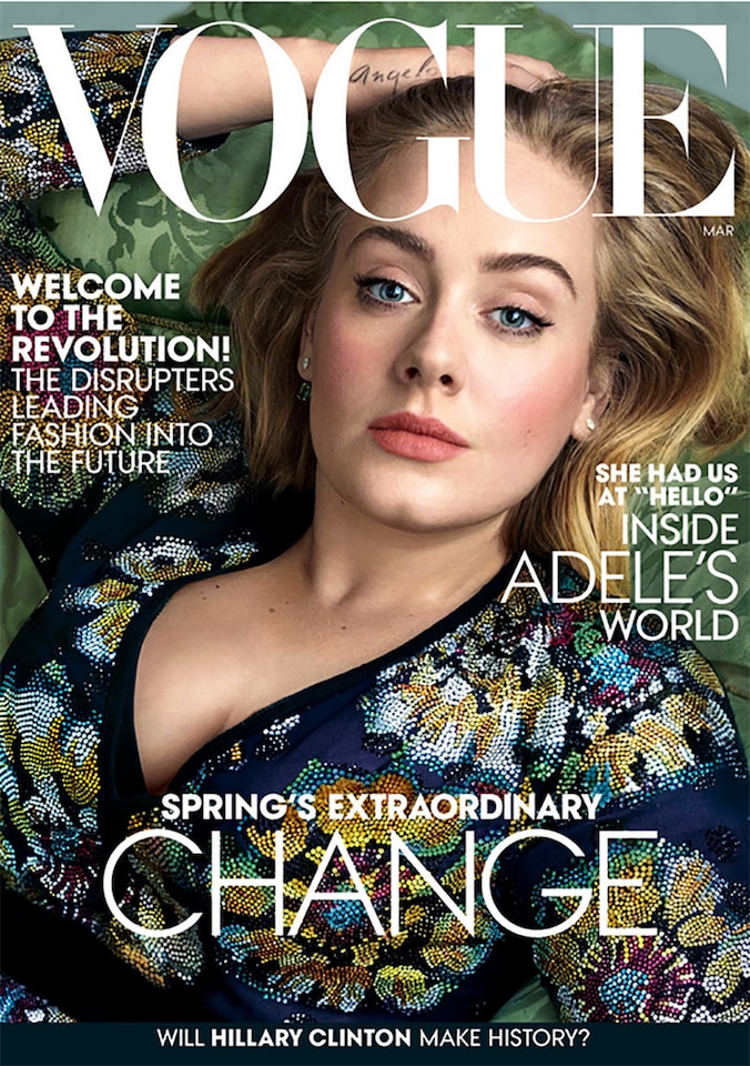 Adele schittert onder meer in een zijden creatie van Burberry.