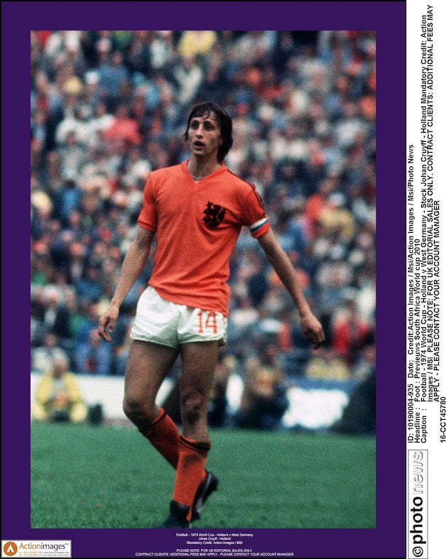 Voor Oranje kwam Cruijff 48 keer in actie. Hij scoorde 33 keer. Met het Nederlands elftal verloor de voetballer de WK-finale van 1974