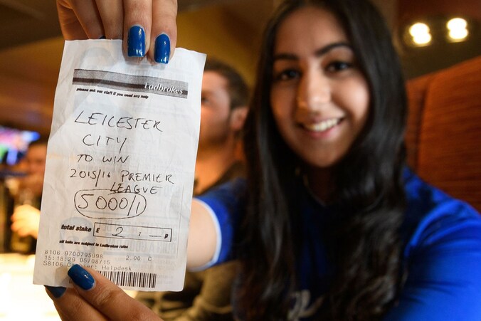 Deze studente Karishma Kapoor is een van de gelukkigen met 10.000 pond