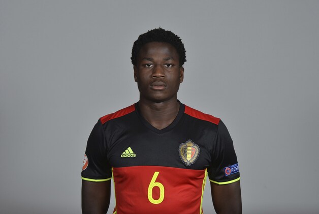 Verdedigende middenvelder Daouda Peeters (17, Club Brugge)