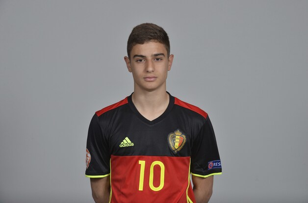 Aanvallende middenvelder Francesco Antonucci (16, Ajax)