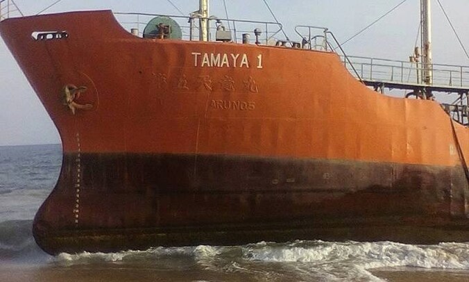 Bemanning spoorloos, reddingsboten verdwenen: wat is er gebeurd met de gestrande olietanker Tamaya 1?