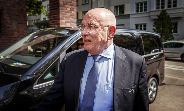 KNVB-voorzitter Van Praag