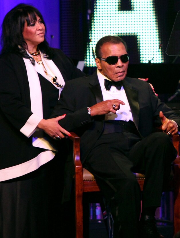 Muhammad Ali bij zijn laatste publieke optreden, op 24 maart bij een boksgala in Phoenix.
