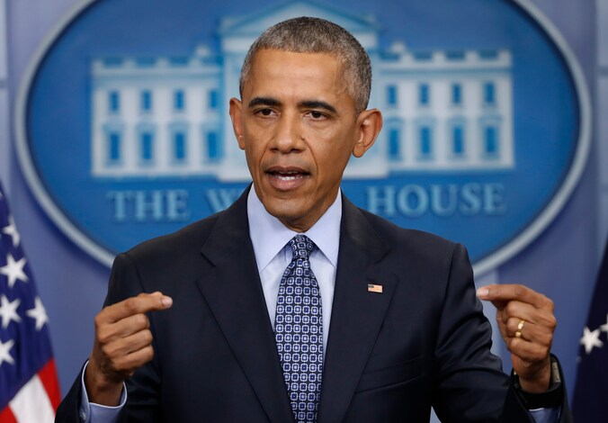 Voormalig president Barack Obama heeft voor het eerst gereageerd op het beleid van zijn opvolger Donald Trump.