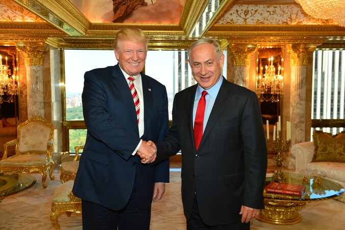 Donald Trump en de Israelische premier Netanyahu in Trumps penthouse in New York.