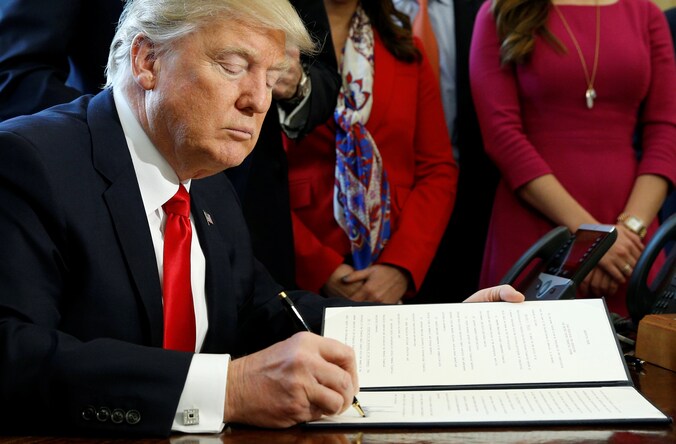 Donald Trump zette vandaag zijn handtekening onder het decreet.
