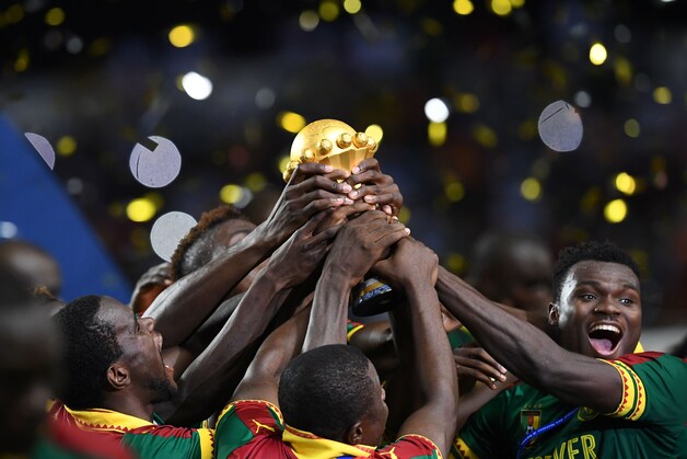 De spelers van Kameroen vieren hun zege in de Africa Cup van 2017.