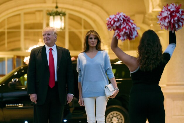 Op de dag van de Super Bowl droeg Melania wel kledij van Amerikaanse designers.