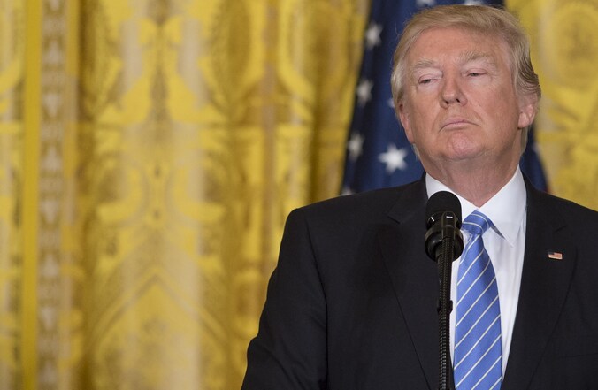 Het economische beleid dat president Trump uitstippelde, zal volgens Alan Greenspan voor een oververhitting van de grootste economie ter wereld zorgen.