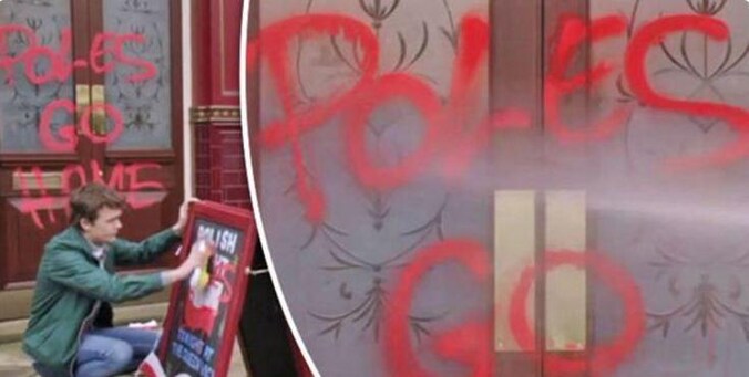 In de populaire soap verscheen grafitti met de tekst 'Polen ga naar huis'. De opmerking die daar op volgde, wordt door sommigen als 'anti-brexit' ervaren.