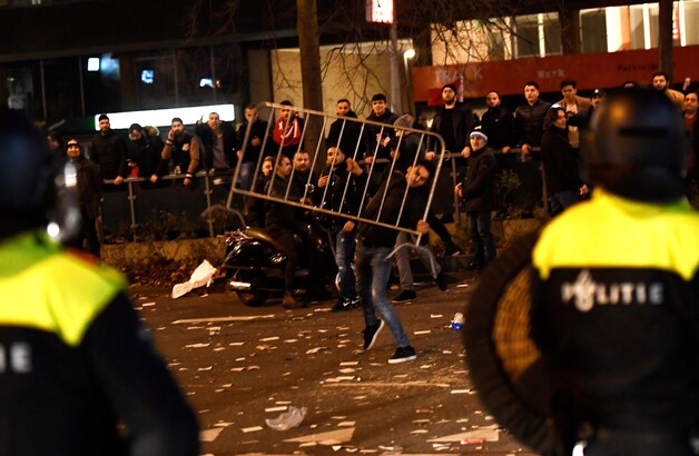 Rellen aan het Turkse consulaat in Rotterdam (12 maart).