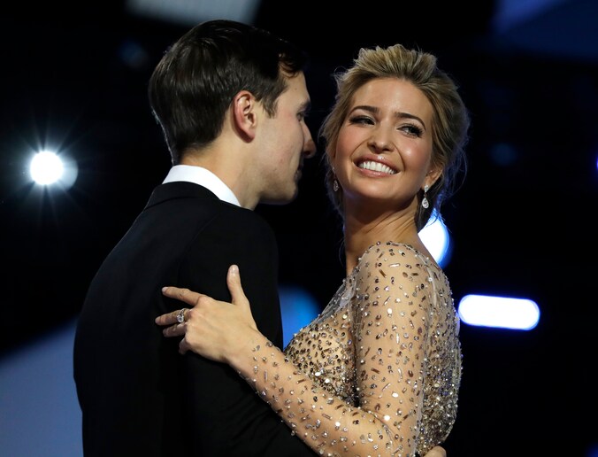 Ivanka Trump en haar echtgenoot Jared Kushner op het inauguratiebal van haar vader.