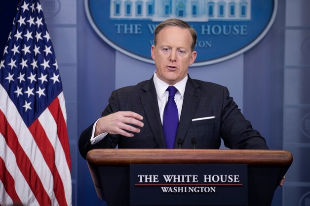 Volgens Woordvoerder van Het Witte Huis Sean Spicer hebben de regeringsmedewerkers "een hoop opgegeven om in de regering te komen."