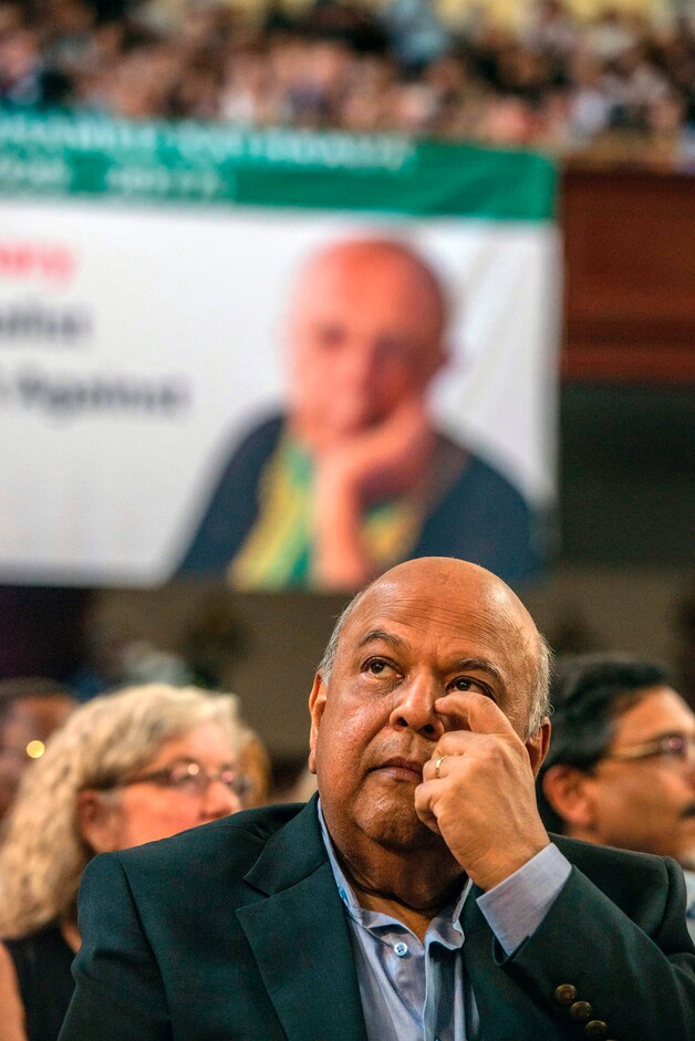 De Zuid-Afrikaanse minister van Financiën Pravin Gordhan werd door president Zuma ontslagen.