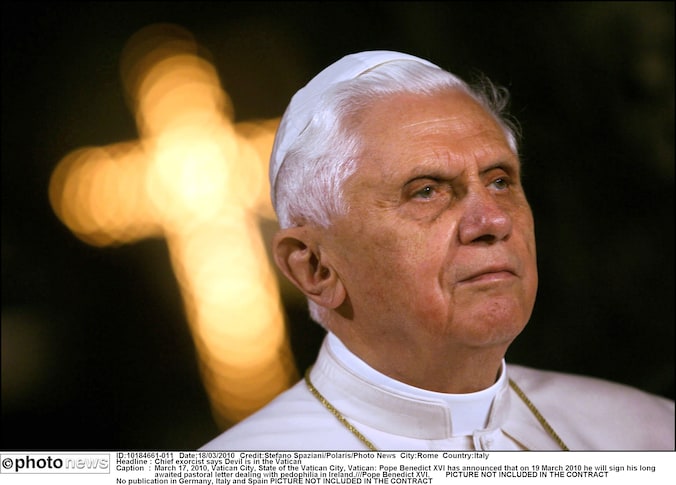 Paus Benedictus XVI maakt zich grote zorgen over de veiligheid van het Libische volk.