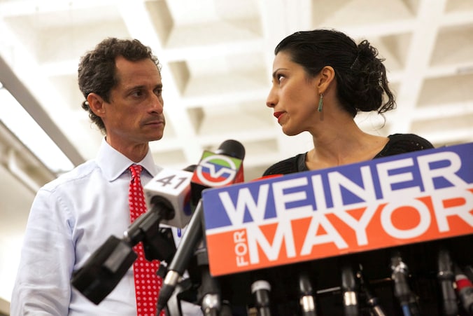 Anthony Weiner en zijn vrouw Huma Abedin in 2013, toen hij burgemeester van New York wou worden.