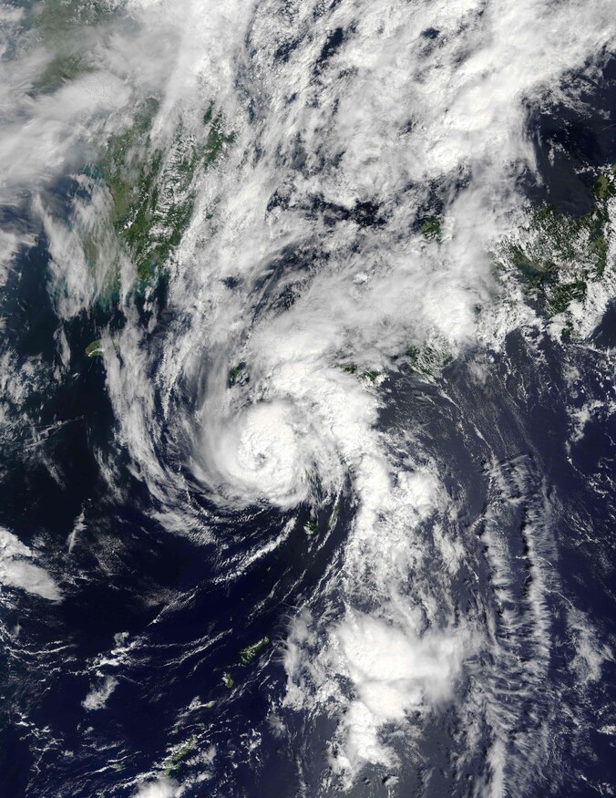 Tyfoon Namtheun boven Japan op een satellietbeeld.