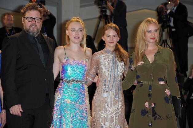 Martin Koolhoven, Dakota Fanning, Emilia Jones en Vera Vitali.