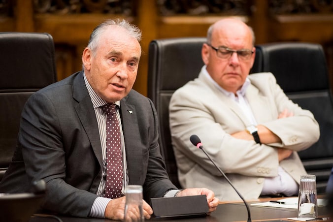 Besix-topman Johan Beerlandt (links) en Gents burgemeester Daniël Termont (rechts)