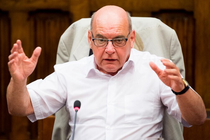 Gents burgemeester Daniël Termont is niet tevreden met het optreden van de regering.