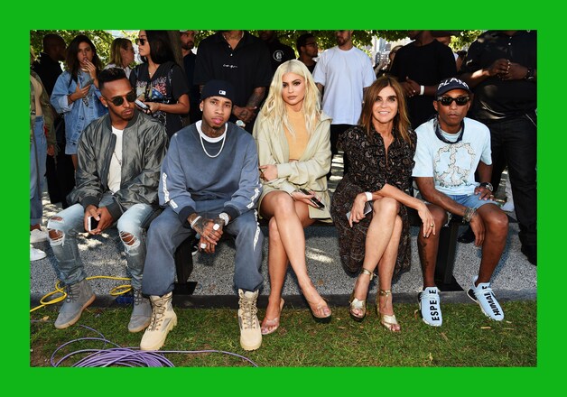 Tyga, Kylie Jenner, Carine Roitfeld en Pharrell Williams @ Yeezy Season 4