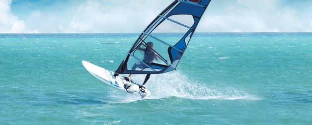 Voor de kust van Alaçati kan je fantastisch windsurfen.