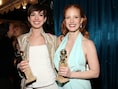 Anne Hathaway met zware eyeliner, Jessica Chastain met een porseleinen huid en felgekleurde lippen.