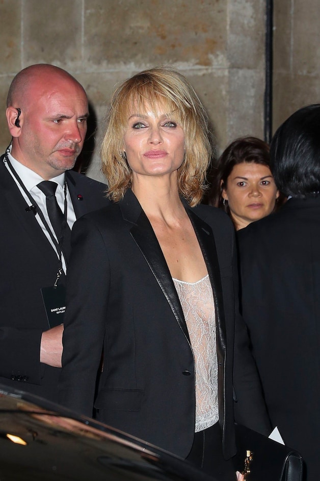 Amber Valletta bij Saint Laurent.