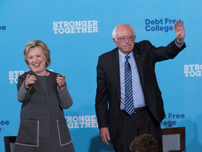 Hillary Clinton tijdens een rally met haar voormalige rivaal Bernie Sanders