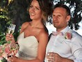 Hayleigh Perks met haar echtgenoot Ryan Curtis (32).