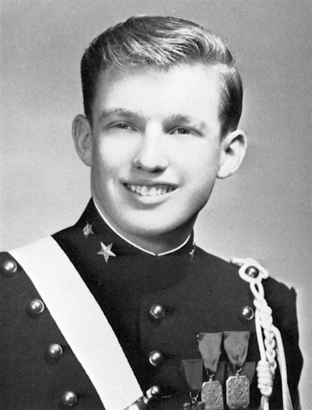 Donald Trump als tiener aan de militaire academie in 1964.