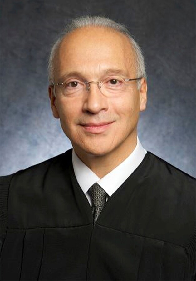 De rechter die bevoegd is over het dossier van Donald Trump, Gonzalo Curiel.