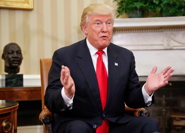 President-elect Donald Trump vandaag in het Witte Huis.
