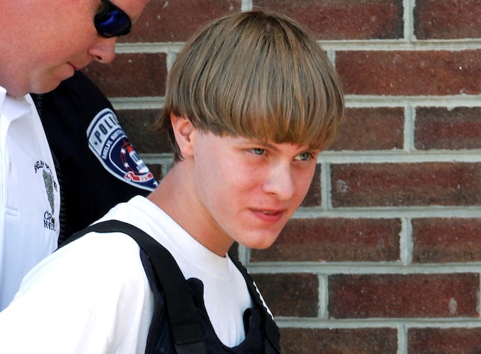 Dylann Roof, de 22-jarige blanke man die terechtstaat voor de moord op negen zwarte mensen in Charleston, mag zichzelf verdedigen in de rechtbank.